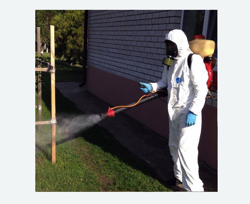 травля клещей на участке в Приозерске